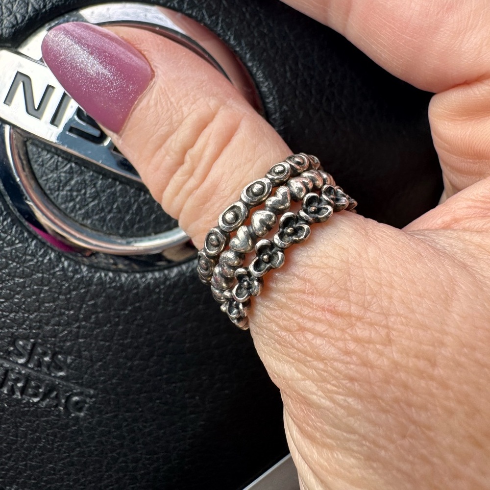 Pandora ring flowers 🌺 authentic